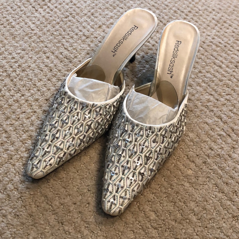 BRAND NEW! Redsilksash Heels!